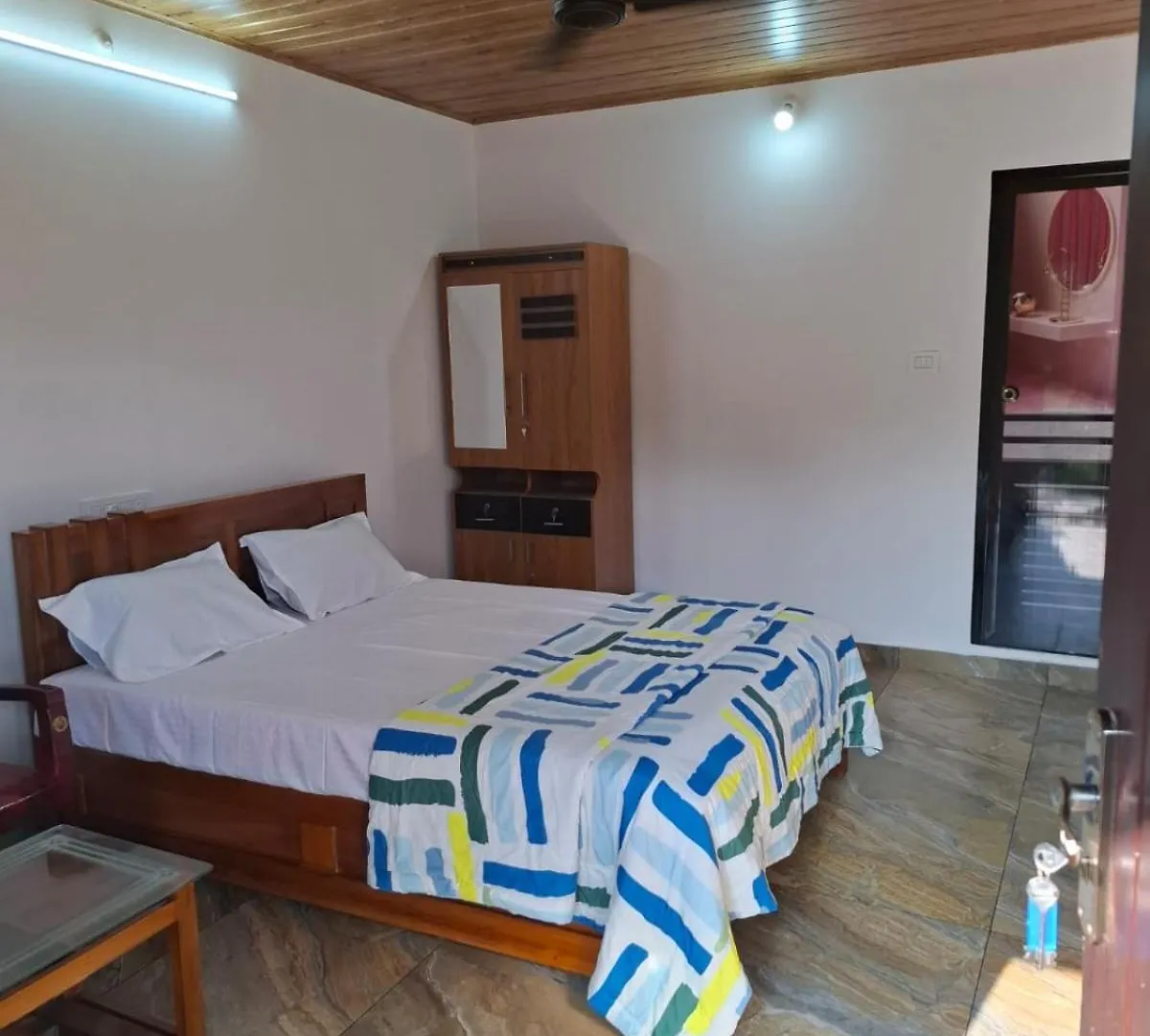 Hotel Sandal Mounts Marayoor Maraiyur